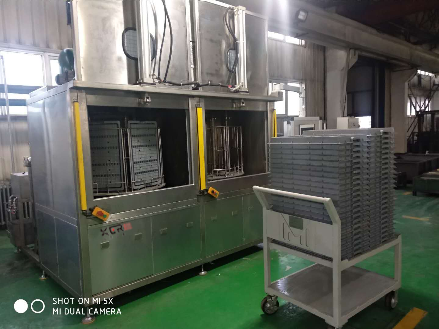 旋轉(zhuǎn)噴淋清洗機